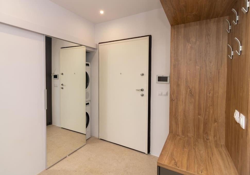Georgi'S 1 Bedroom Quiet Apartment With Garage Sofia Bagian luar foto